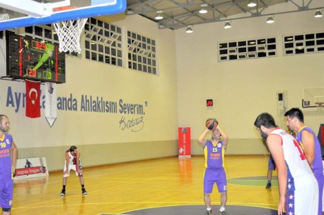 Aegean League Foto Galeri | 02-11-2015 BAŞER İNŞAAT - INTERNATİONAL TEAM | Galeri 38