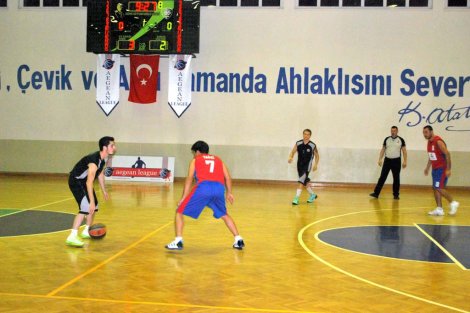 Aegean League Foto Galeri | 08-09-2015 LUCRA GROUP SİGORTA - CBÜ BROTHERHOOD | Galeri 2