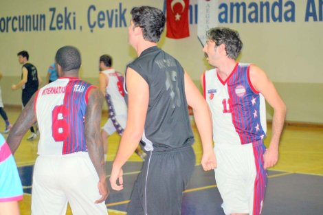 Aegean League Foto Galeri | 27-12-2015 INTERNATİONAL TEAM - CBÜ BROTHERHOOD | Galeri 4