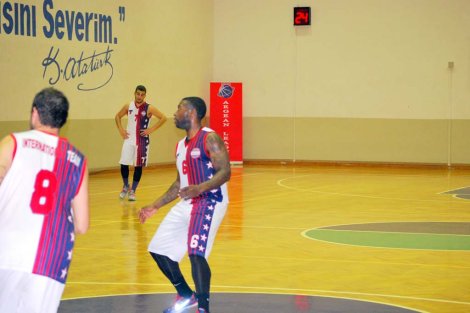 Aegean League Foto Galeri | 27-12-2015 INTERNATİONAL TEAM - CBÜ BROTHERHOOD | Galeri 49