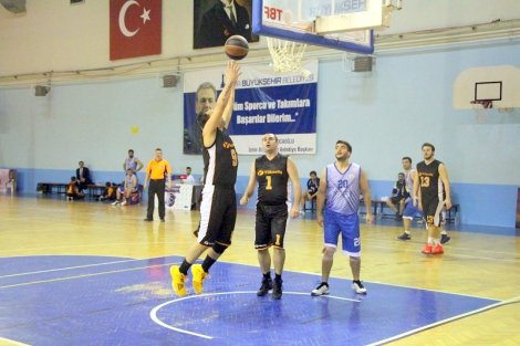 Aegean League Foto Galeri | 16-03-2017 YÜKSELİŞ - İZMİR BAROSU A TAKIMI | Galeri 21