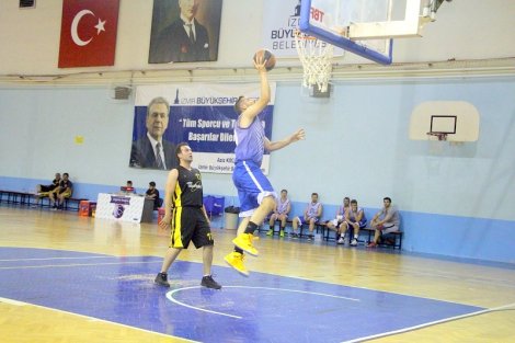 Aegean League Foto Galeri | 15-05-2017 İZMİR BAROSU B TAKIMI - WHİRLPOOL | Galeri 2