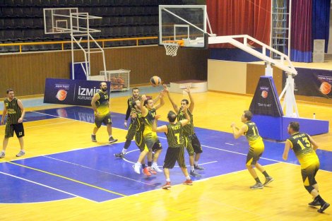Aegean League Foto Galeri | 14-11-2017 WHİRLPOOL CORPORATİON - TÜRK TUBORG | Galeri 29