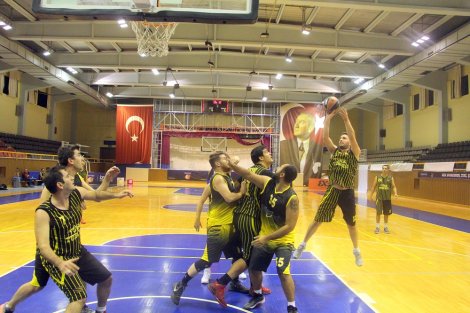 Aegean League Foto Galeri | 14-11-2017 WHİRLPOOL CORPORATİON - TÜRK TUBORG | Galeri 9