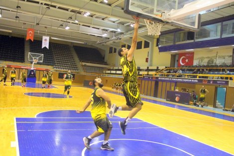 Aegean League Foto Galeri | 14-11-2017 WHİRLPOOL CORPORATİON - TÜRK TUBORG | Galeri 39