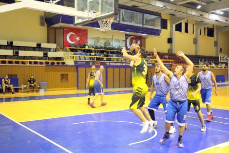 Aegean League Foto Galeri | 07-12-2017 İZMİR BAROSU - WHİRLPOOL CORPORATİON | Galeri 3