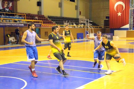 Aegean League Foto Galeri | 07-12-2017 İZMİR BAROSU - WHİRLPOOL CORPORATİON | Galeri 29