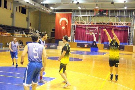 Aegean League Foto Galeri | 07-12-2017 İZMİR BAROSU - WHİRLPOOL CORPORATİON | Galeri 4