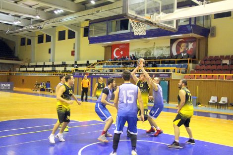 Aegean League Foto Galeri | 07-12-2017 İZMİR BAROSU - WHİRLPOOL CORPORATİON | Galeri 6
