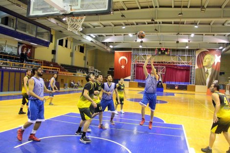 Aegean League Foto Galeri | 07-12-2017 İZMİR BAROSU - WHİRLPOOL CORPORATİON | Galeri 35