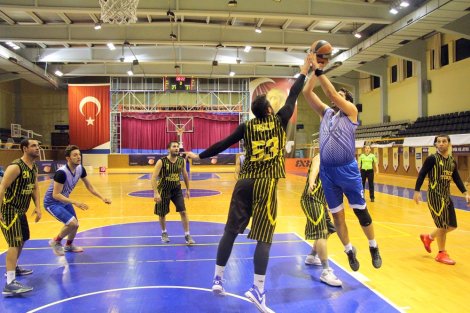 Aegean League Foto Galeri | 11-12-2017 İZMİR BAROSU - TÜRK TUBORG | Galeri 22