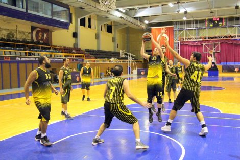Aegean League Foto Galeri | 19-12-2017 WHİRLPOOL CORPORATİON - TÜRK TUBORG | Galeri 20