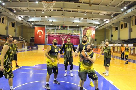 Aegean League Foto Galeri | 19-12-2017 WHİRLPOOL CORPORATİON - TÜRK TUBORG | Galeri 22