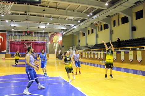 Aegean League Foto Galeri | 09-01-2018 İZMİR BAROSU - WHİRLPOOL CORPORATİON | Galeri 21