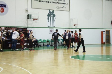 Aegean League Foto Galeri | 01-01-2019 VESTEL VATOZLAR - HMS MAKİNA | Galeri 1