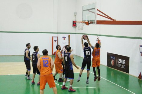 Aegean League Foto Galeri | 03-01-2019 MAXİON WHEELS - İZMİR BAROSU | Galeri 17