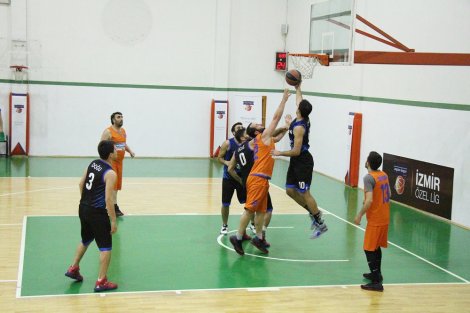 Aegean League Foto Galeri | 03-01-2019 MAXİON WHEELS - İZMİR BAROSU | Galeri 31