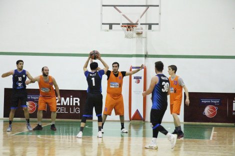 Aegean League Foto Galeri | 03-01-2019 MAXİON WHEELS - İZMİR BAROSU | Galeri 20