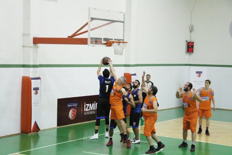 Aegean League Foto Galeri | 03-01-2019 MAXİON WHEELS - İZMİR BAROSU | Galeri 18
