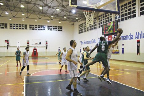 Aegean League Foto Galeri | 13-12-2021 NATUR GURME - EGESİT İNŞAAT | Galeri 22