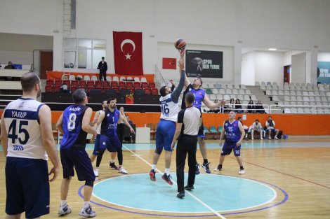 Aegean League Foto Galeri | 13-04-2025 İzmir Barosu-Norm Holding | Galeri 1