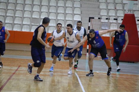 Aegean League Foto Galeri | 13-04-2025 İzmir Barosu-Norm Holding | Galeri 2