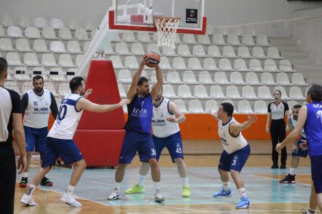 Aegean League Foto Galeri | 13-04-2025 İzmir Barosu-Norm Holding | Galeri 5