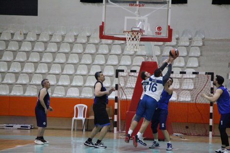 Aegean League Foto Galeri | 13-04-2025 İzmir Barosu-Norm Holding | Galeri 7