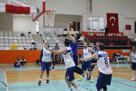 Aegean League Foto Galeri | 13-04-2025 İzmir Barosu-Norm Holding | Galeri 10