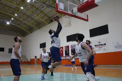 Aegean League Foto Galeri | 13-04-2025 İzmir Barosu-Norm Holding | Galeri 18