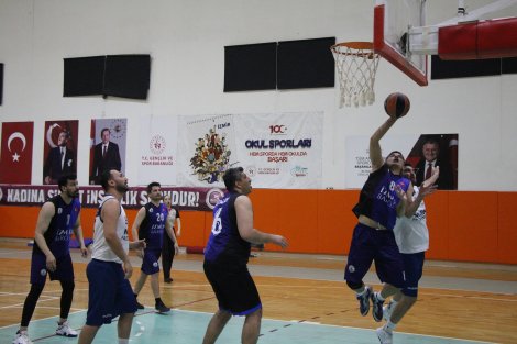 Aegean League Foto Galeri | 13-04-2025 İzmir Barosu-Norm Holding | Galeri 20