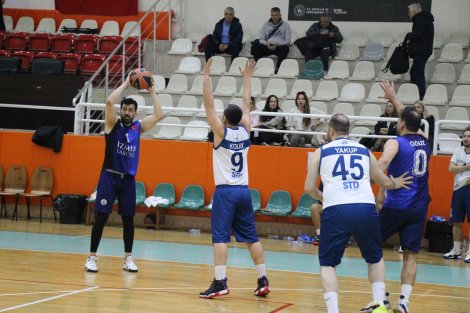 Aegean League Foto Galeri | 13-04-2025 İzmir Barosu-Norm Holding | Galeri 21