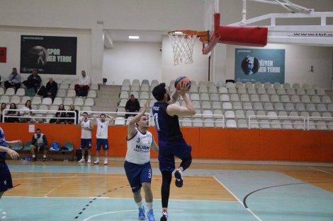 Aegean League Foto Galeri | 13-04-2025 İzmir Barosu-Norm Holding | Galeri 22