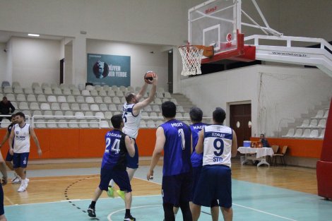 Aegean League Foto Galeri | 13-04-2025 İzmir Barosu-Norm Holding | Galeri 23