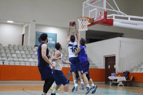 Aegean League Foto Galeri | 13-04-2025 İzmir Barosu-Norm Holding | Galeri 24